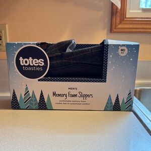 Totes Toasties Men's Memory Foam Slippers